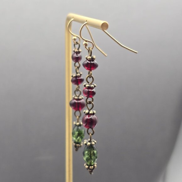 VTG Glass Beaded Dangle Drop Earrings 2.5" Purple Green Floral Metal Spacers - Picture 5 of 6